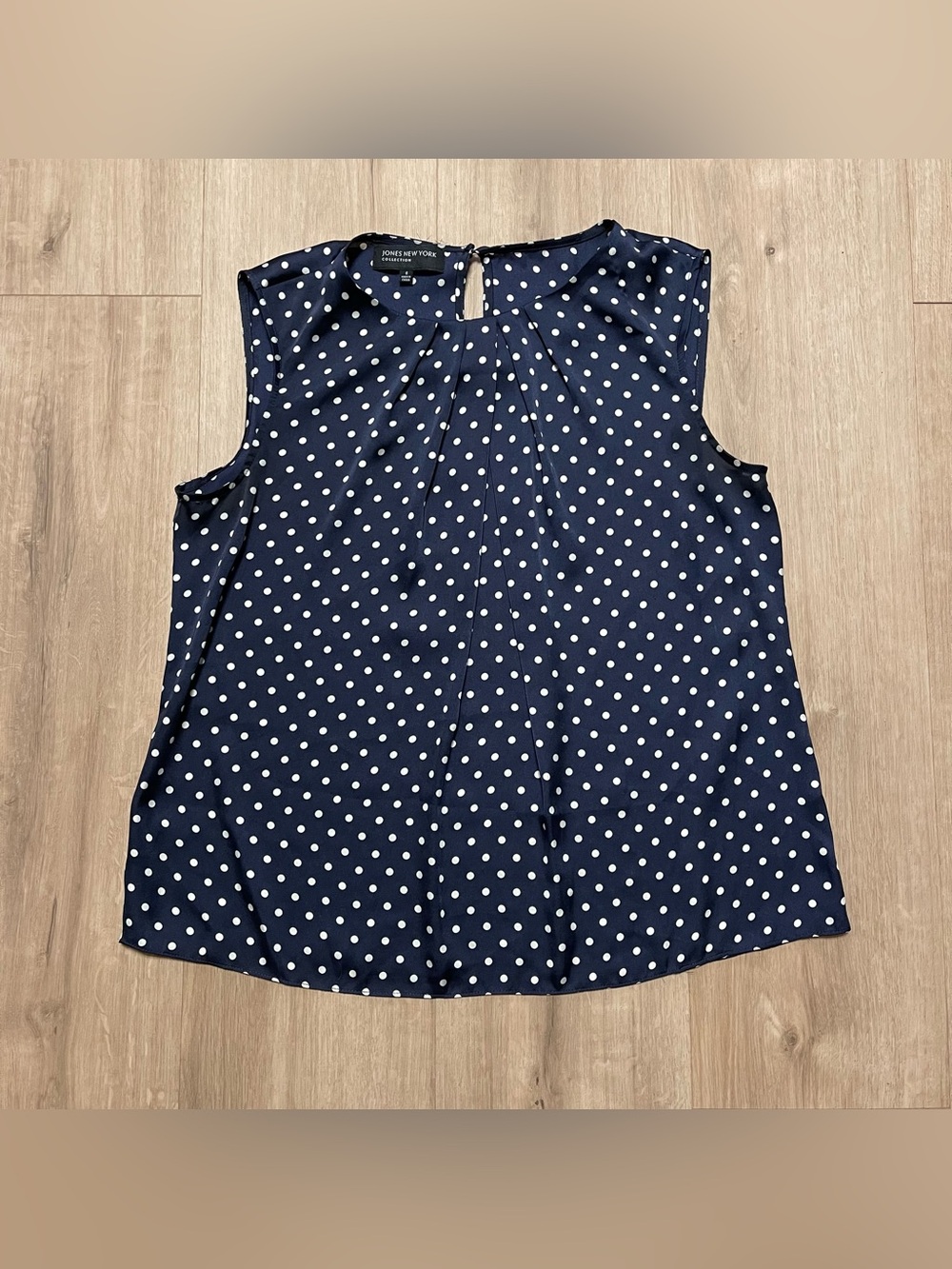 Women’s Size 6- Jones New York Navy and White Polka Dot Sleeveless Blouse